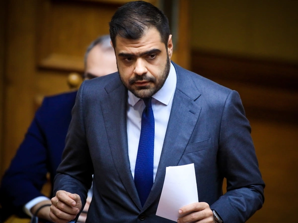 Ο Παύλος Μαρινάκης στη Βουλή