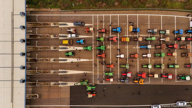 Griechenland Trikala 2025 | Bauernproteste mit Straßenblockade durch Traktoren