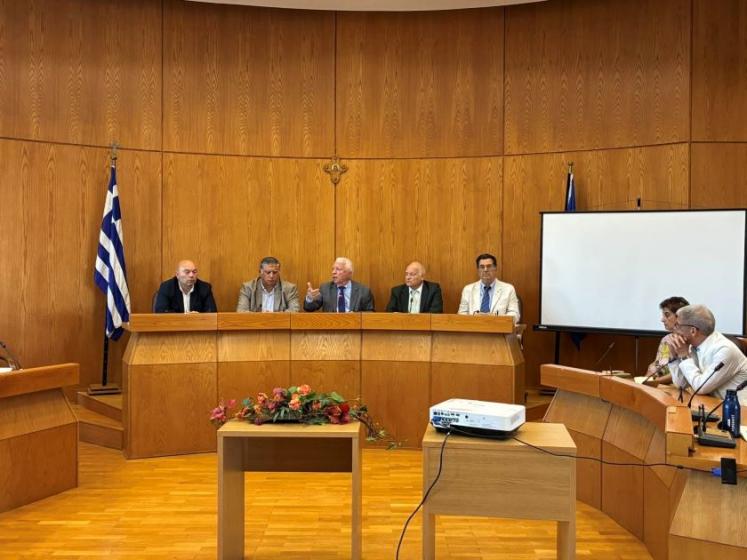 Μουτζούρης για αφθώδη και μεταναστευτικό με Πρέσβεις