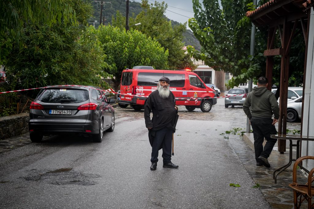 Η επόμενη ημέρα της καταστροφής: Κυβερνητικό κλιμάκιο στην Κρήτη και αυτοψία στις πληγείσες περιοχές – Τα πρώτα μέτρα που ανακοινώθηκαν
